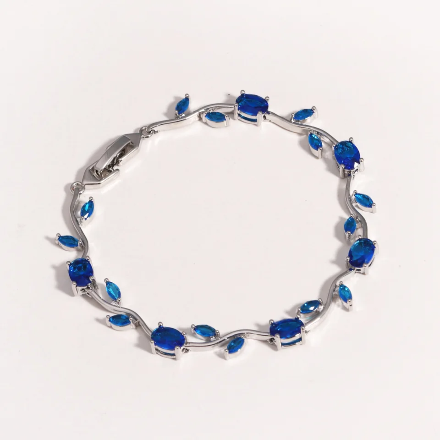 Pulsera con piedras azules plateado