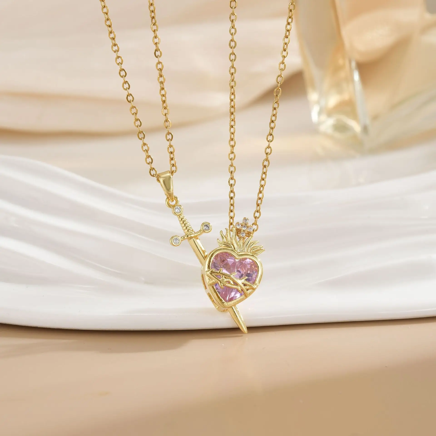 Cadena Dúo Corazón y Espada Rosado.