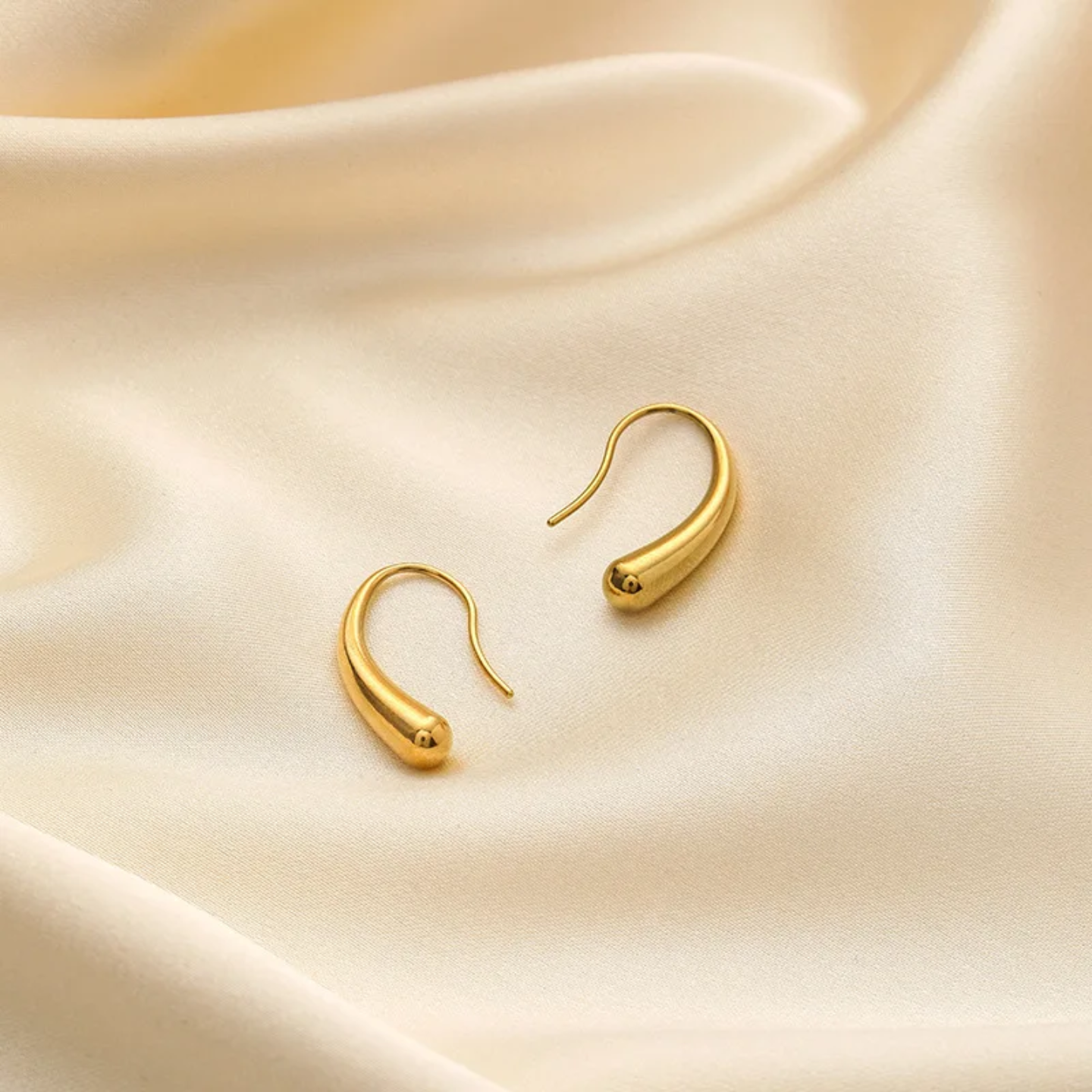 Aretes Gancho Gota Elegante
