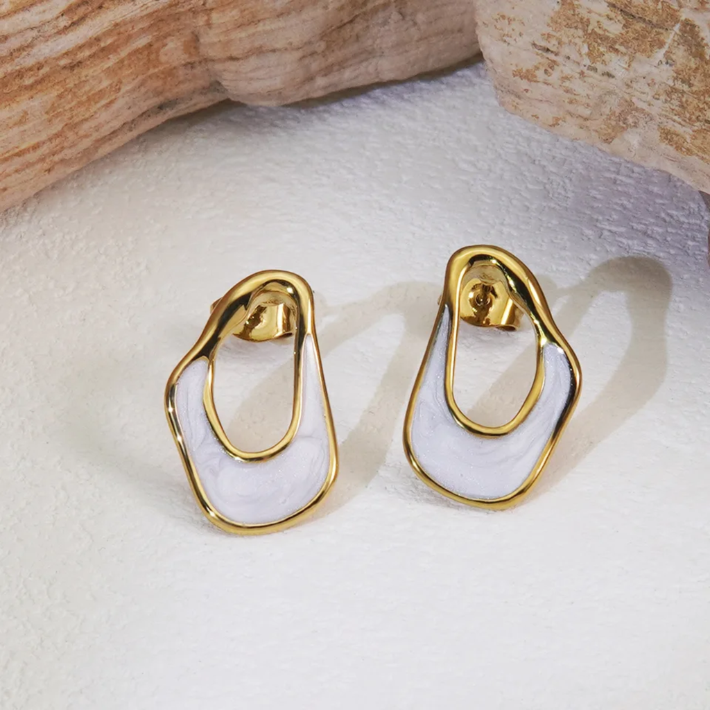 Aretes Óvalo Orgánico Esmalte Blanco