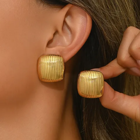 Aretes Cuadrado Acanalado