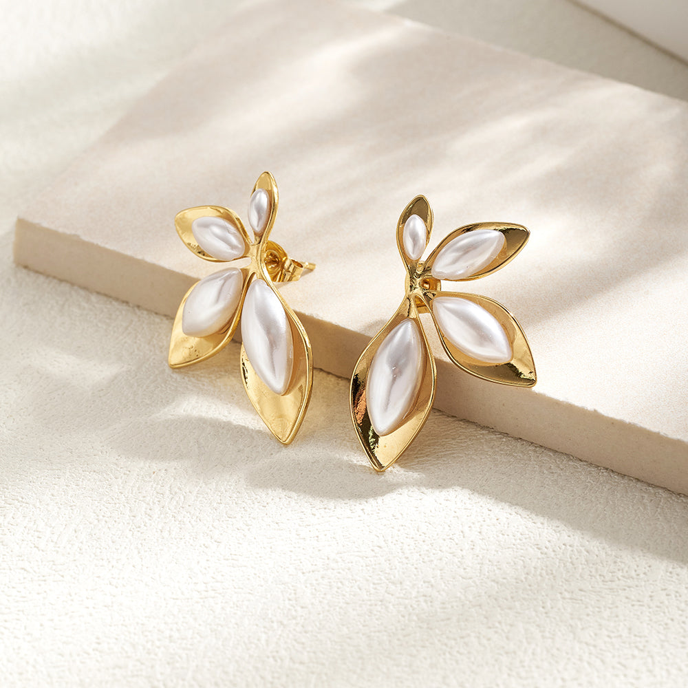 Aretes Flor Pétalos Perla
