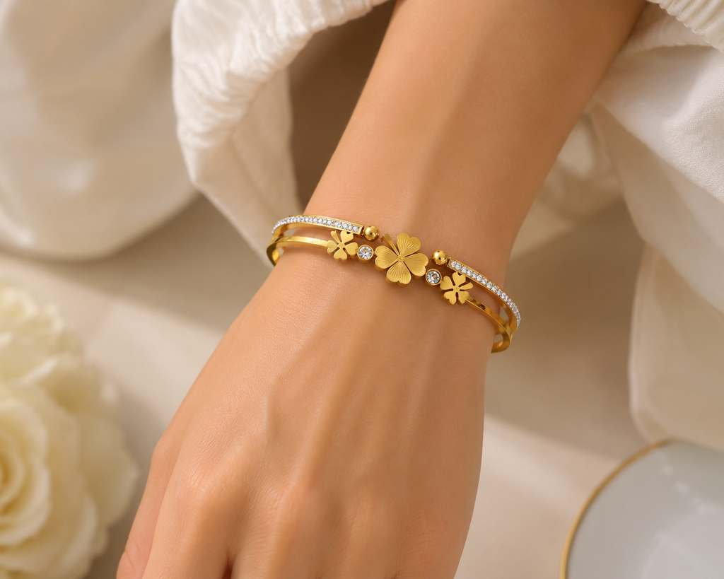 Pulsera Trébol Doble con Cristales Dorada
