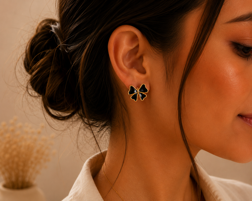 Aretes Mariposa Esmalte Negro