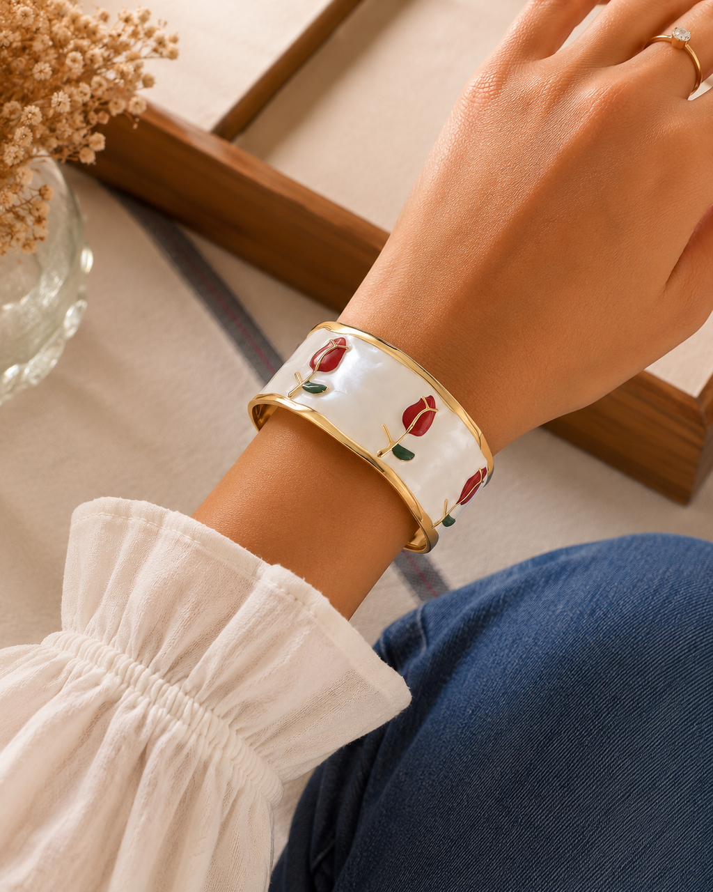 Brazalete Ancho Esmalte Tulipanes Rojos
