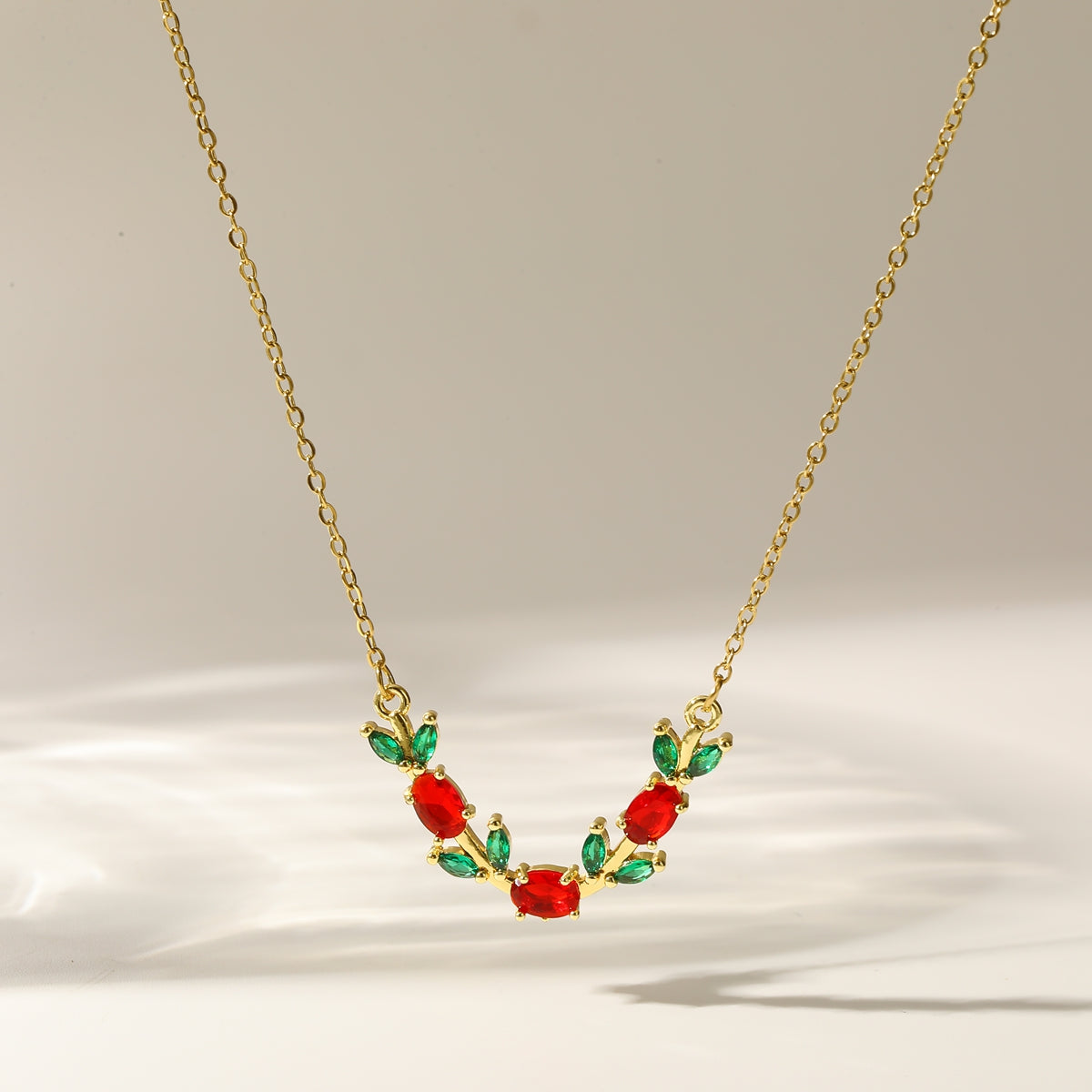 Cadena de tulipán con Piedras Rojas y Hojas Verdes