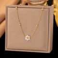 Cadena con Flor de Perlas