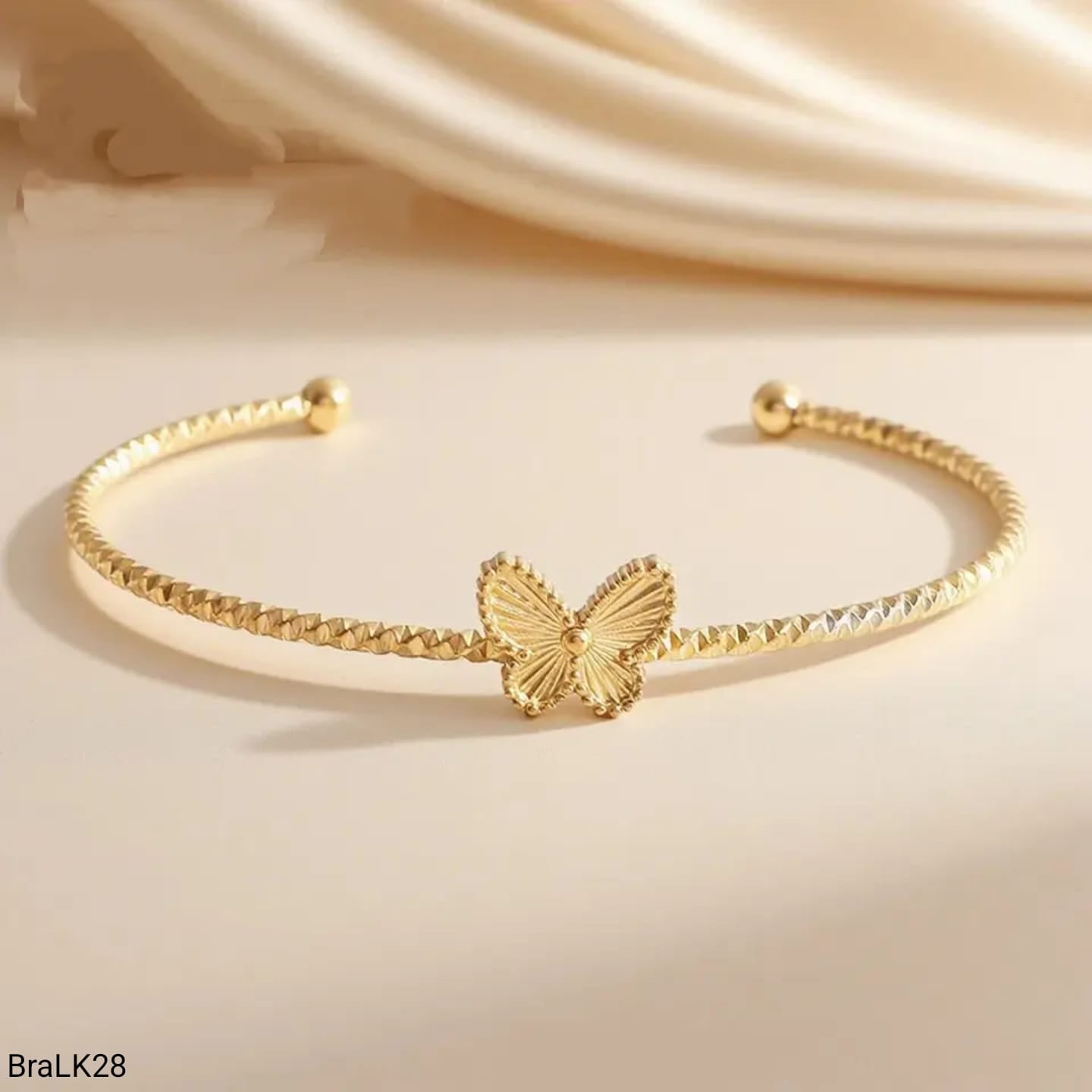 Brazalete Abierto Mariposa Dorado
