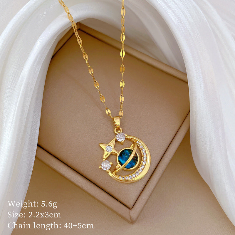 Cadena con luna, planeta y estrella