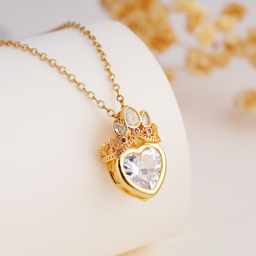 Cadena con corazón corona transparente