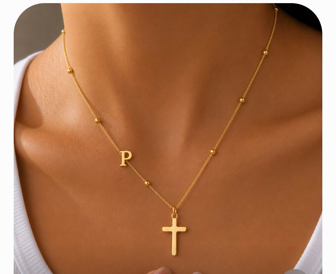Cadena con inicial P y cruz