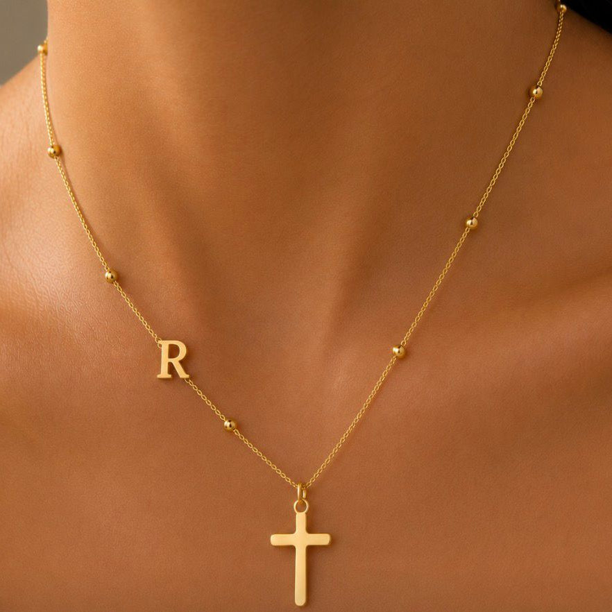 Cadena con inicial R y cruz