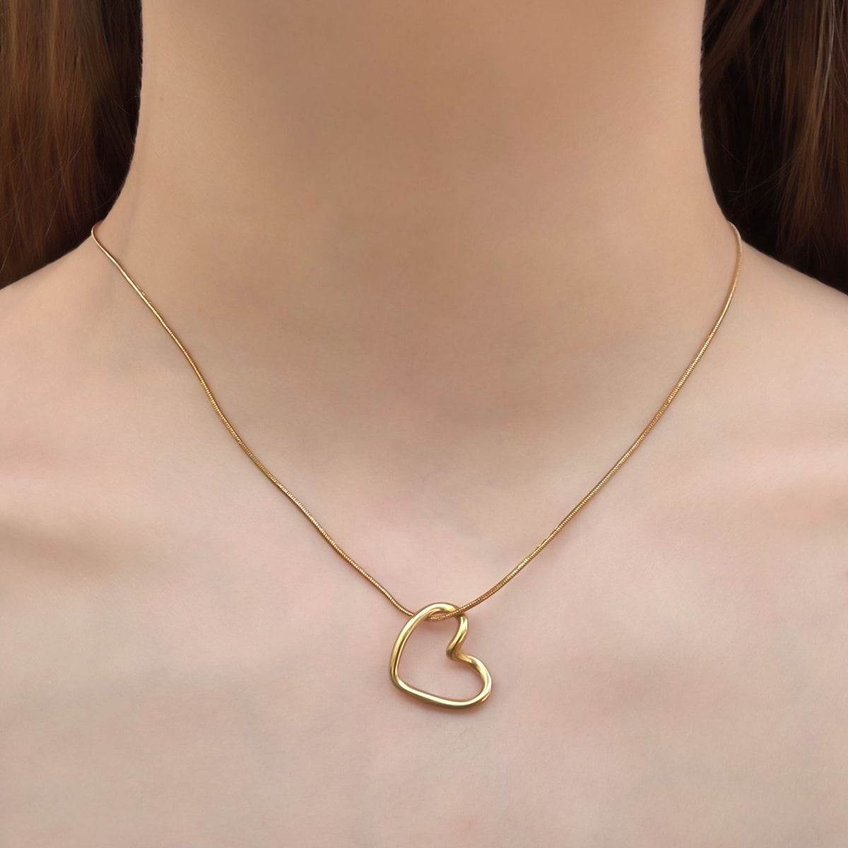 Cadena con dije de corazón abierto