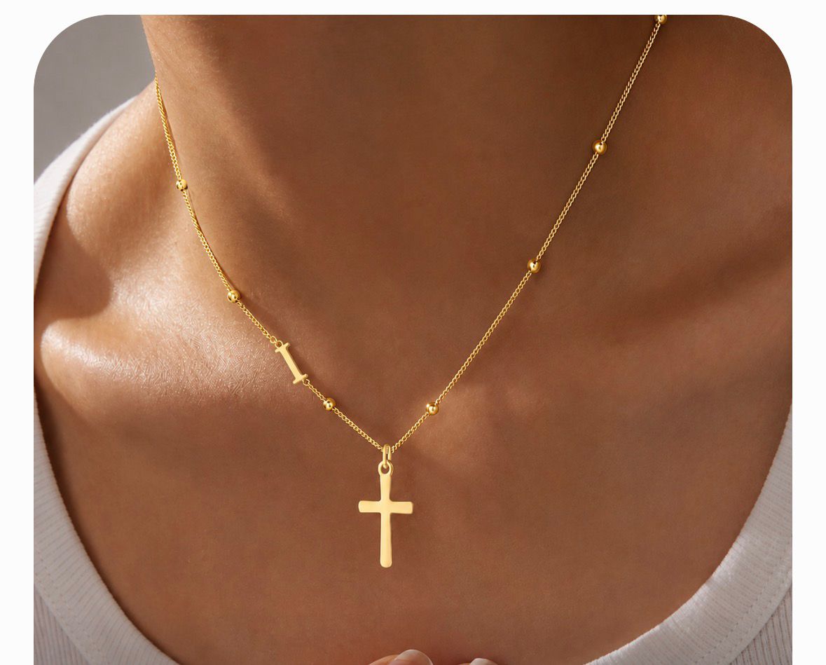 Cadena con inicial I y cruz