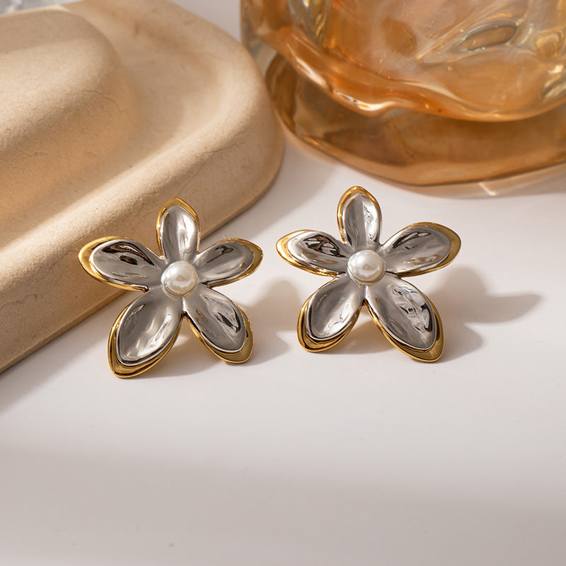 Aretes Flor Bicolor con Perla Central
