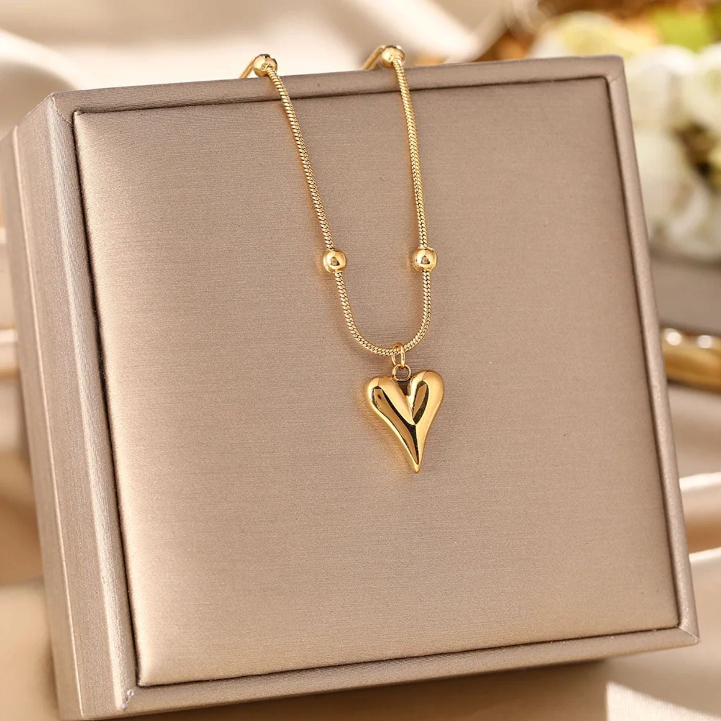 Cadena dorada de Corazon dorado